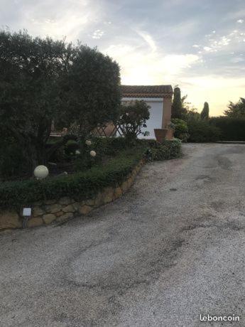 Studio 30 M² Villa Lancon-Provence Luaran gambar